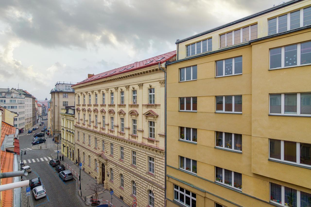 Air Conditioned Terrace Apartment Prag Exterior foto