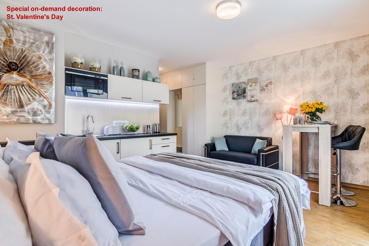Air Conditioned Terrace Apartment Prag Exterior foto